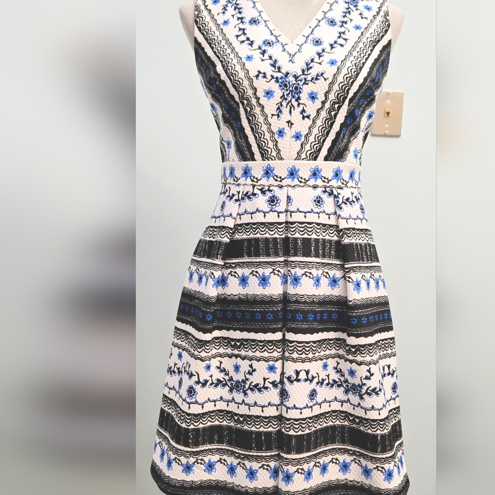 CeCe "Hermosa Viajero" fit & flare wide fold mini-dress deep Vs sz 0